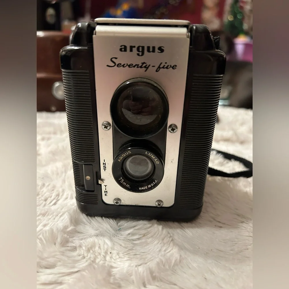 Antique vintage cameras from Germany, Japan, Russia, and USA